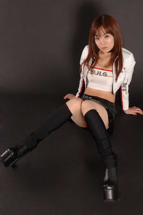 Foxy asian babe looks incredibly sexy in her black mini skirt