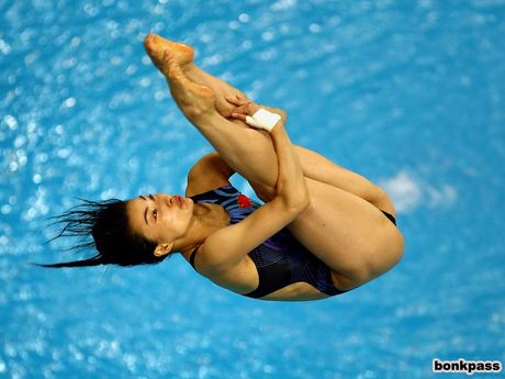 Pretty Chinese Olympics diver pictures taken with special camera