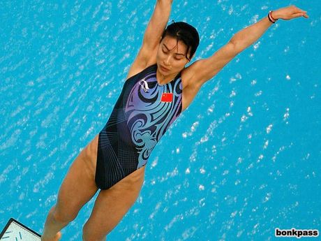 Pretty Chinese Olympics diver pictures taken with special camera