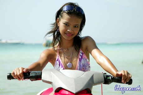 Tussinee softcore photoshoot on a Thailand beach