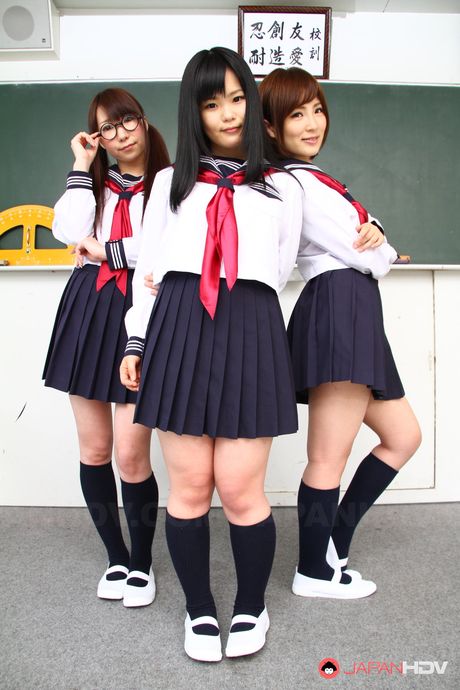 School girl Kaede Oshiro rides virgin guy at the toilet