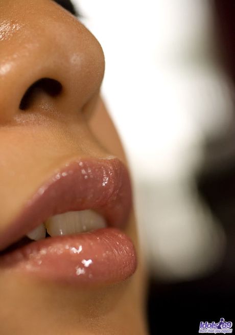 Nana Nanami - Sexy Asian teen looks great in her lingerie