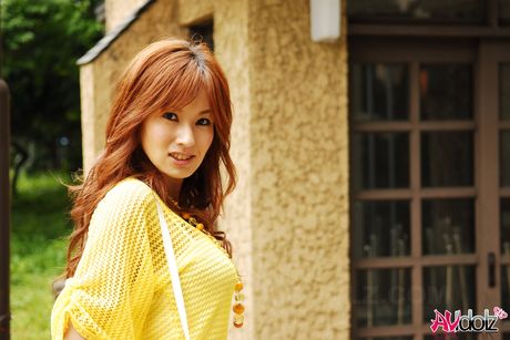 The Asian babe Mecumi is a real treat for the eyes.